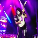 Kiss rocked Rogers, Arkansas on September 28, 2017 - 454 x 658