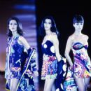 Marpessa Hennink, Yasmeen Ghauri, Christy Turlington - 454 x 677
