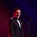 Yetkin Dikinciler performing 