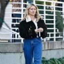 Hilary Duff – Stops at Starbucks in Los Angeles