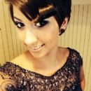 Catherine Wayne – Social media - 454 x 606