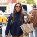 Katie Holmes – Grabbing coffee in New York - 454 x 588