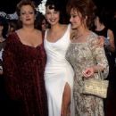 Wynonna Judd, Ashley Judd and Naomi Judd At The 70th Annual Academy Awards (1998) - 454 x 693