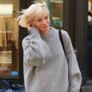 Lily Allen – Sporting her blonde bob haircut in Manhattan’s SoHo neighborhood - 454 x 653
