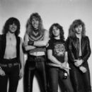 Photos from one of the earliest known Metallica promotional shoots. James Hetfield, Lars Ulrich, Dave Mustaine, and Ron McGovney pose in McGovney's house, Norwalk, California, 1982 - 454 x 451