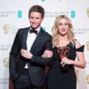 Eddie Redmayne and Kate Winslet - The EE British Academy Film Awards - Press Room (2016) - 454 x 296