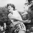 Swedish female discus throwers