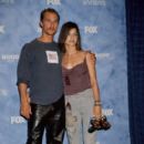 Sandra Bullock and Matthew McConaughey - The Teen Choice Awards 1999 - 404 x 612