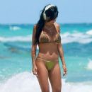 Mia Khalifa – On the beach in Miami - 454 x 681