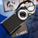 Digital cameras with CMOS image sensor