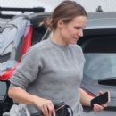 Kristen Bell – In gray sweats seen while out in Los Feliz