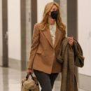Laura Dern – Spotted at LAX Airport in Los Angeles - 454 x 681