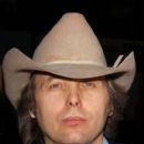 Dwight Yoakam - 404 x 599