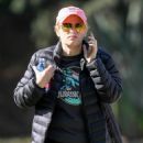 Rebel Wilson – Steps out for a hike in Los Angeles - 454 x 646