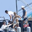 Shayna Taylor and Ryan Seacrest – Spotted enjoying their summer vacation in Positano – Italy - 454 x 682