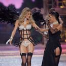 Doutzen Kroes and Rihanna - 2012 Victoria's Secret Fashion Show - Performance - 408 x 612