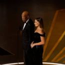 Morgan Freeman and Margot Robbie - The 95th Annual Academy Awards (2023) - 408 x 612