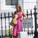 Lady Amelia Windsor – On a stroll in Notting Hill - 454 x 609