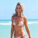 Lady Victoria Hervey – Hits the beach in Miami - 454 x 681