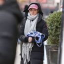 Natalia Dyer – Braves the cold while stopping at a smoke shop in Manhattan - 454 x 760