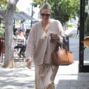 Molly Sims – Seen while on a coffee run in Los Angeles - 454 x 681