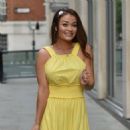 Jess Impiazzi – Out for a stroll in a yellow dress - 454 x 464