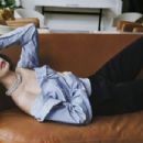 Anne Hathaway - Elle Magazine Pictorial [Japan] (June 2023) - 454 x 302