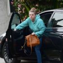 Jodie Sweetin – Spotted wearing jeans and Golden Goose trainers in Los Angeles - 454 x 558