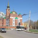 Mosques completed in the 1990s