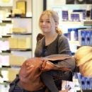 Chloe Moretz arrived at Los Angeles International airport, February 23. The Hugo star and her momma were catching a flight to Milan