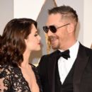 Tom Hardy and Charlotte Riley At The 88th Annual Academy Awards (2016) - 399 x 600