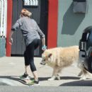 Renee Zellweger – Running errands in Laguna Beach - 454 x 437