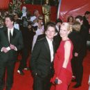 Ethan Hawke and Uma Thurman - The 72nd Annual Academy Awards (2000) - 399 x 612