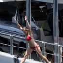 Britney Theriot – On vacation in Capri - 454 x 681