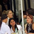 Elizabeth Berkley – Seen after lunch in Paris - 454 x 340