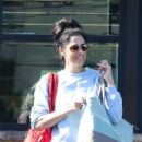 Sarah Silverman – Goes Grocery Shopping In Los Feliz - 454 x 681