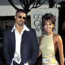 Shemar Moore and Halle Berry At The 54th Annual Golden Globe Awards (1997) - 454 x 669