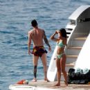 Antonela Roccuzzo – With Lionel Messi and Daniella Semaan on a yacht in Ibiza - 454 x 484