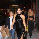 Lauren Sanchez – Is hanging out with her friend at The Mercer Kitchen in SoHo - 454 x 681