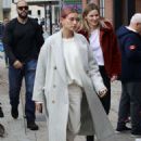 Hailey Baldwin – Out for a coffee at Alfred’s in Sytudio City
