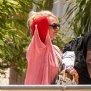 Britney Spears – Leaving Cabo after her vacation