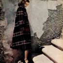 Ella Raines - Photoplay Magazine Pictorial [United States] (November 1947) - 454 x 595