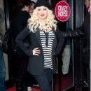 Christina Aguilera - Burlesque photocall at Crazy Horse Cabaret in Paris - Dec 15 2010