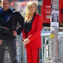 Samantha Bee – Filming a project in Soho – New York - 454 x 636