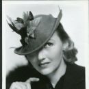 Astrid Allwyn - 454 x 562