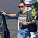 Miley Cyrus – Shopping candids in Highland Park - 454 x 636