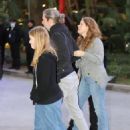 Amy Adams – Arrive at the Lakers game at the Crypto.com Arena in Los Angeles - 454 x 645