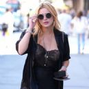 Bella Thorne – Seen after business meeting in New York - 454 x 681