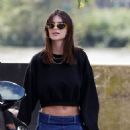 Emily Ratajkowski – Arrives for lunch at River Cafe in London
