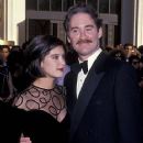Kevin Kline and Phoebe Cates - The 61st Annual Academy Awards (1989) - 363 x 612